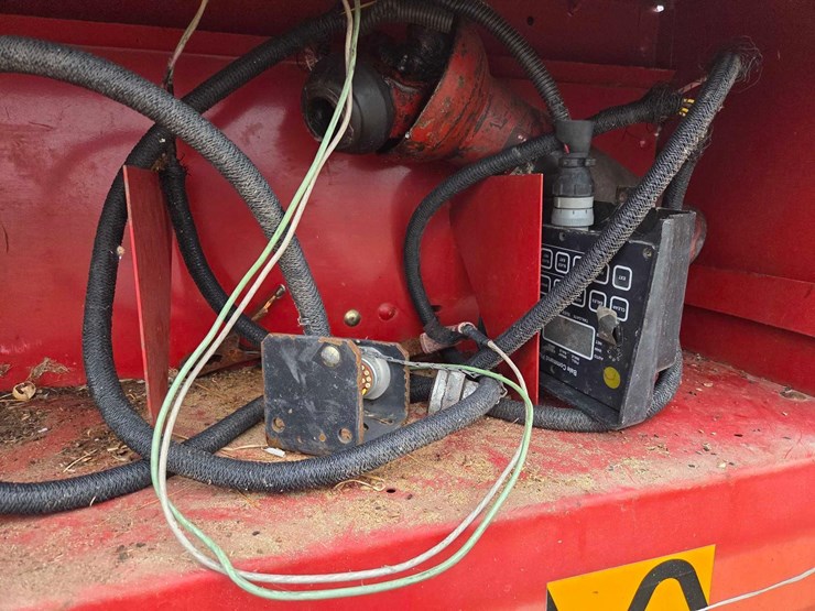 new-holland-664-image-11