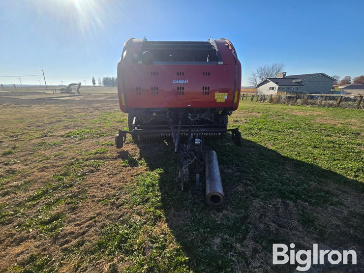 case-ih-rb565-premium-image-2