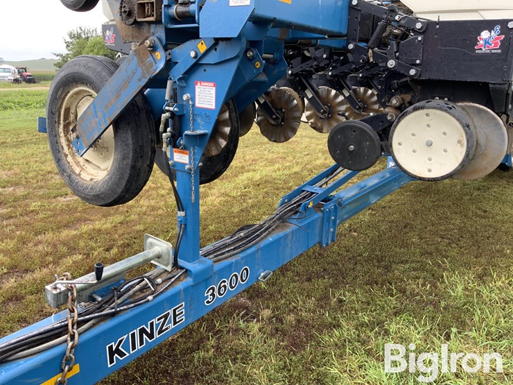 kinze-3600-image-10