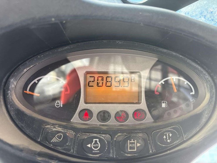 2018-bobcat-t740-image-23