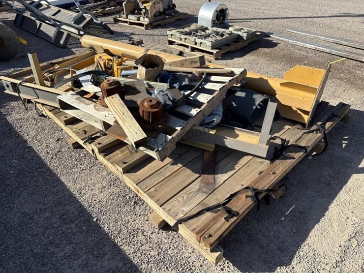 large-pallet-w/-shop-crane-&-misc-image-3