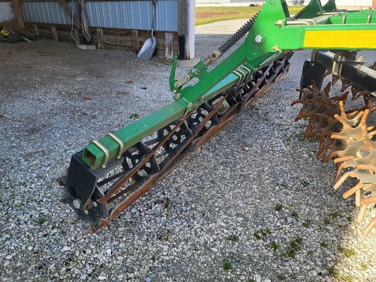 2022-great-plains-1000tm-image-27