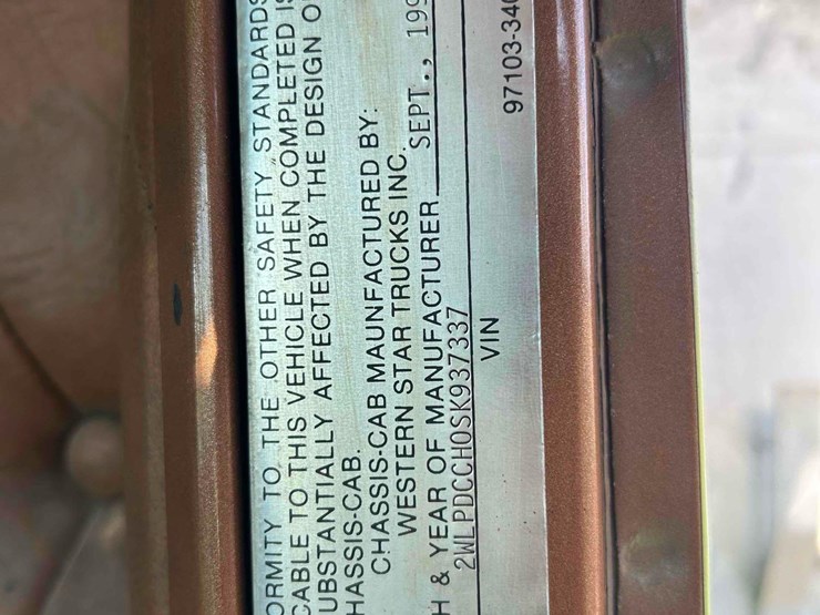 western-star-4964f-image-68