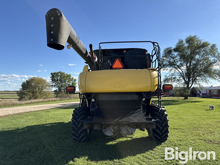 new-holland-cr960-image-6