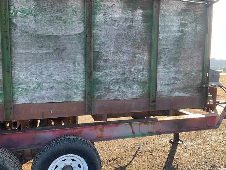 #2300-•-sawdust-trailer-image-38