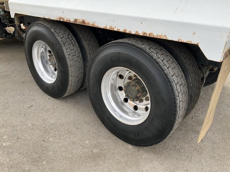 2012-kenworth-t800-image-15