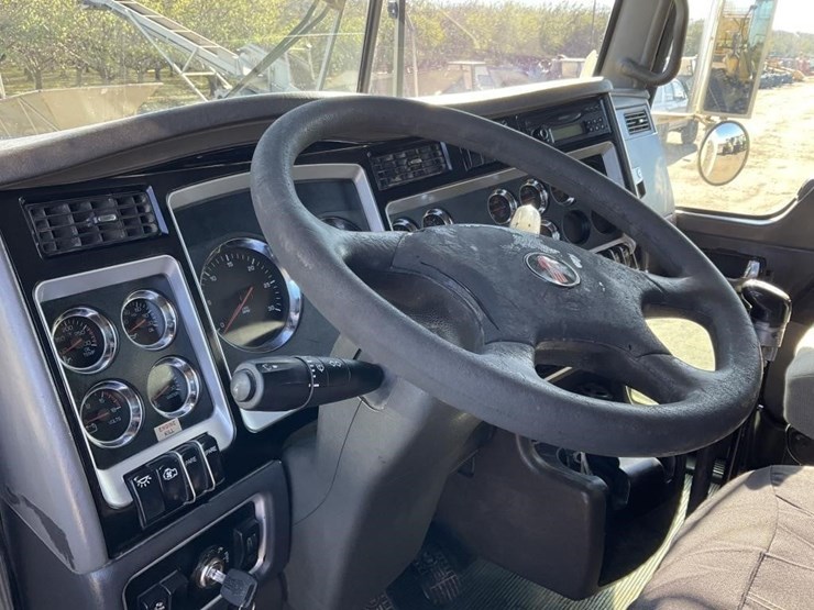 kenworth-t800-image-25