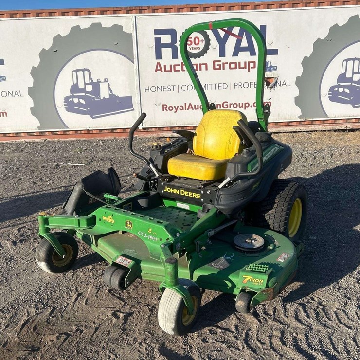 John Deere 7 Iron 72in Zero-Turn Commercial Mower