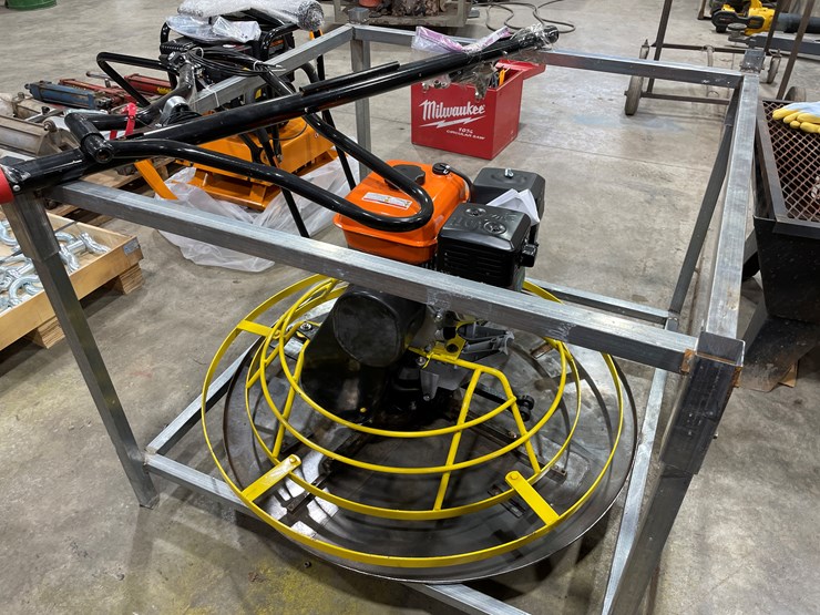 #7900-•-land-hero-lvh-436-power-trowel-image-2