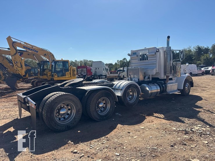 2012-peterbilt-367-image-8