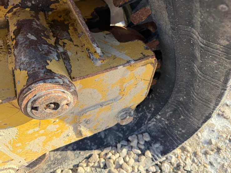 caterpillar-239d-image-14