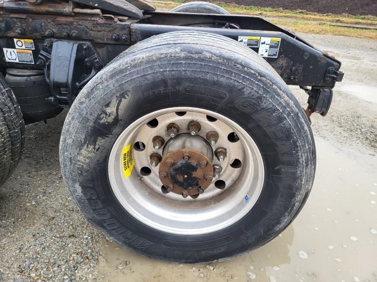 2012-peterbilt-386-image-22