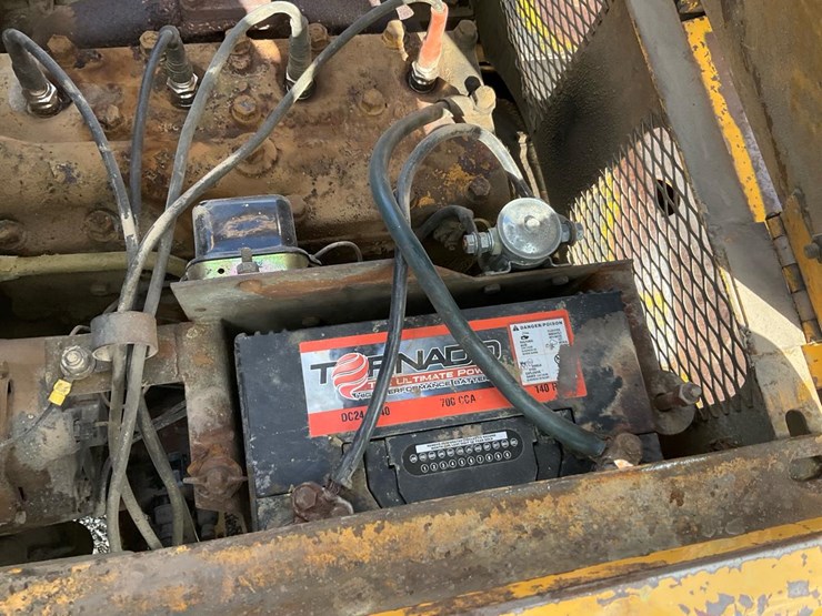 #1351-•-allis-chalmers-forklift-image-48