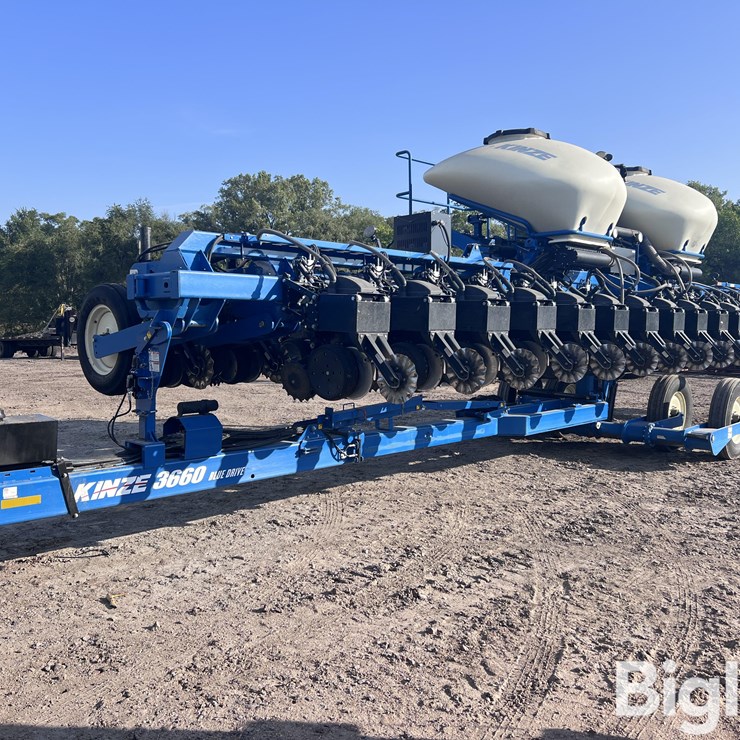 2020 KINZE 3660