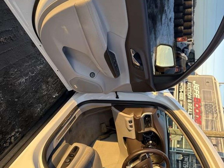 2017-gmc-acadia-slt-image-12