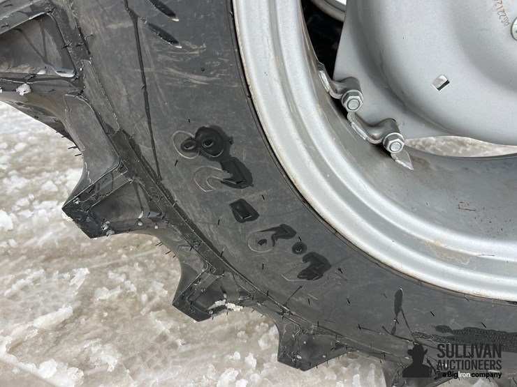 case-ih-farmall-70a-image-10