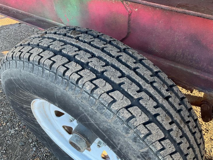 #2300-•-sawdust-trailer-image-40