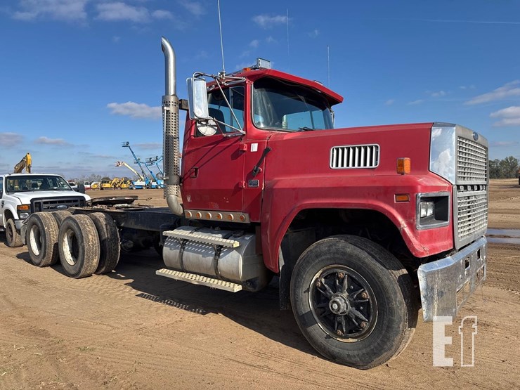 1995-ford-ltl9000-image-4