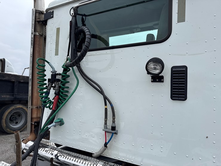 2016-international-9900i-image-13