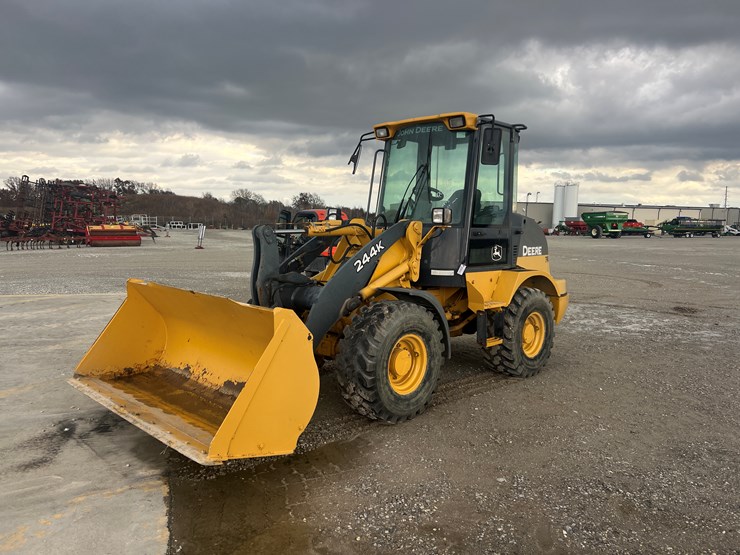 deere-244k-image-1