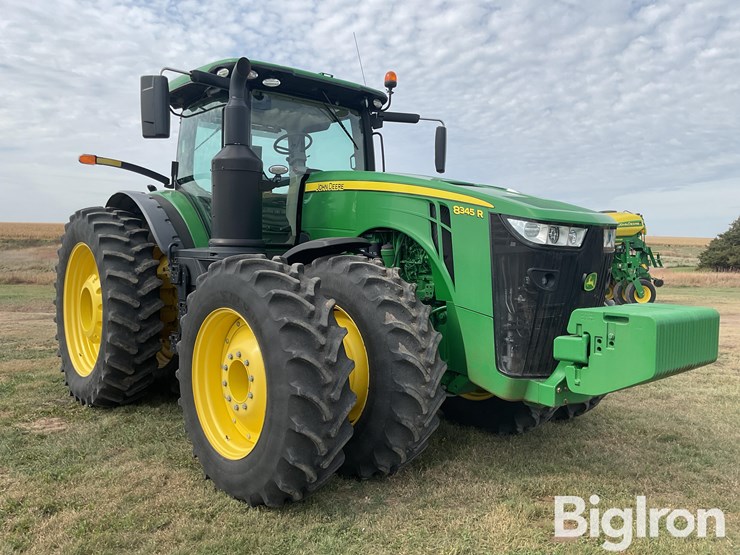 john-deere-8345r-image-3