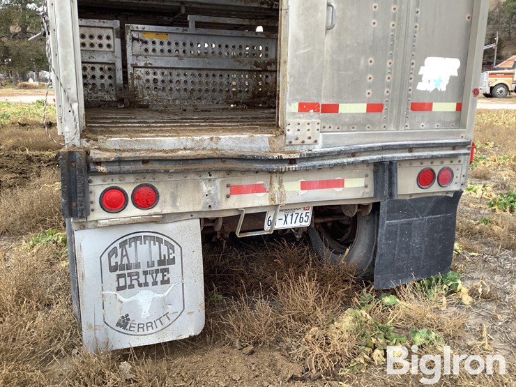 wilson-livestock-trailer-image-11