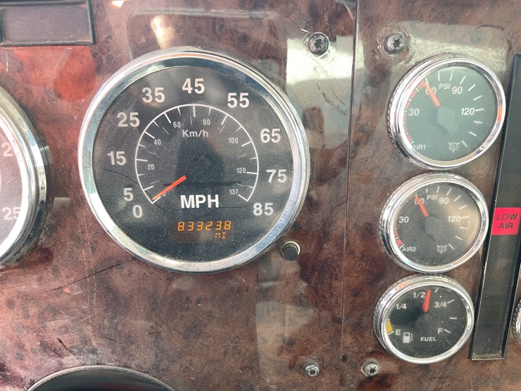 #1105-•-2005-international-5500i-6x4-dump-truck-(has-mn-title)-image-29