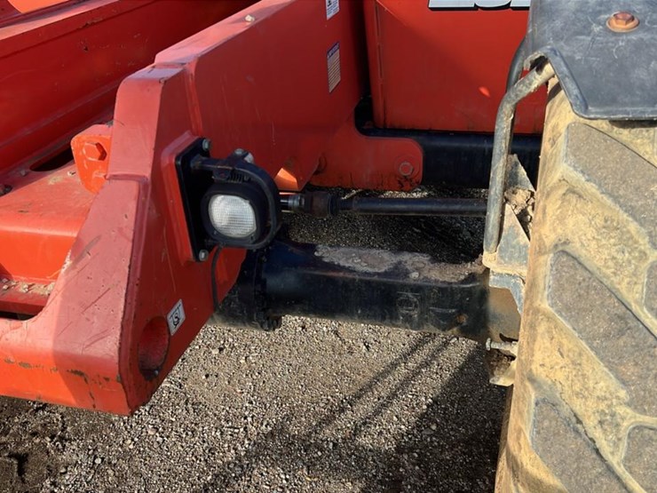 2005-lull-644e-42-image-30