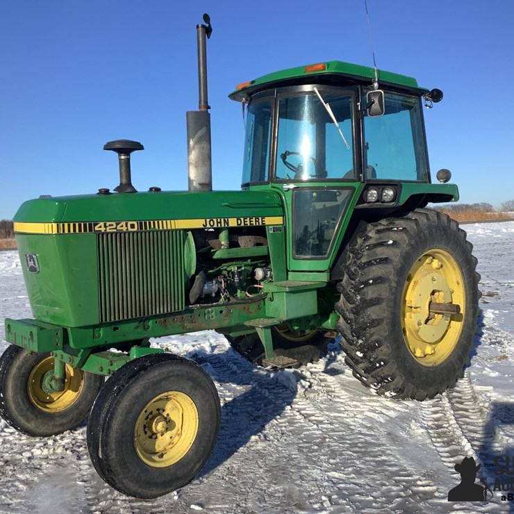 JOHN DEERE 4240