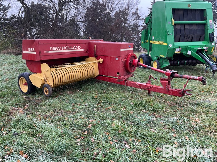 new-holland-565-image-3