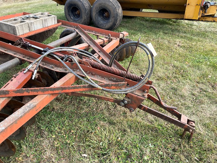 international-370-image-28