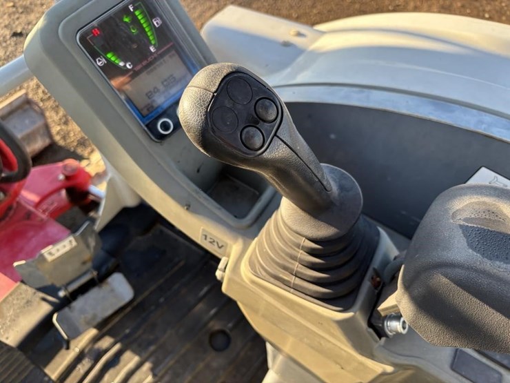 takeuchi-tb230-image-31