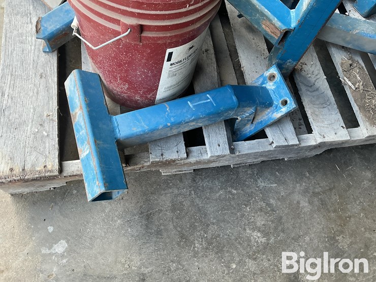 kinze-row-unit-mounts-image-11