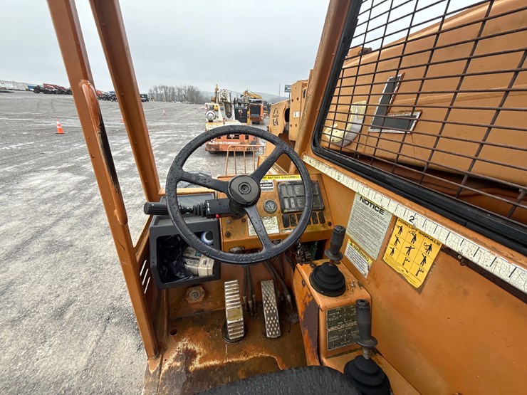 lull-644b-42-image-20