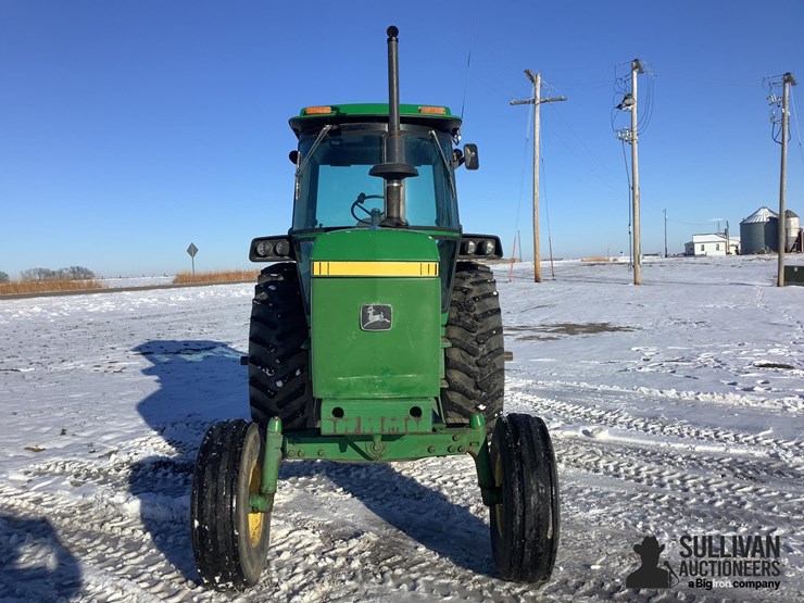 john-deere-4240-image-2