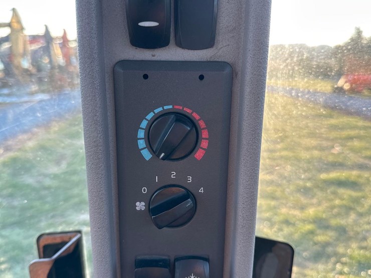 volvo-bl70b-image-25