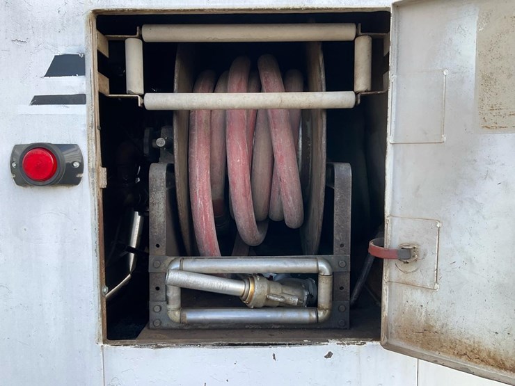 international-1854s-image-48