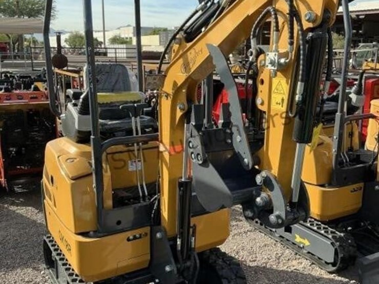 2025-cfg-qk18r-mini-excavator-image-1