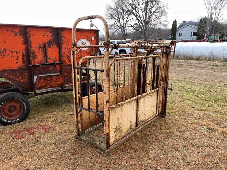 #207-•-for-most-cattle-chute-with-head-gate-(boyceville,-wi)-image-4