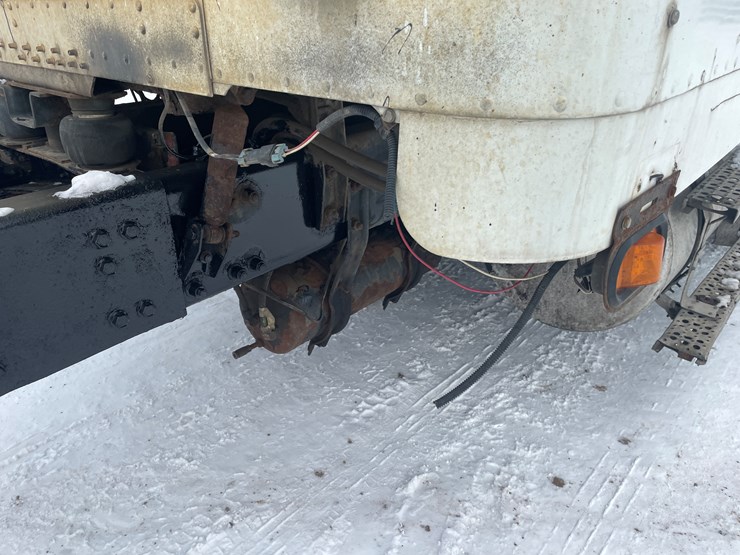 #1154-•-1996-freightliner-truck-tractor-(has-mn-reconstructed-title)-image-25