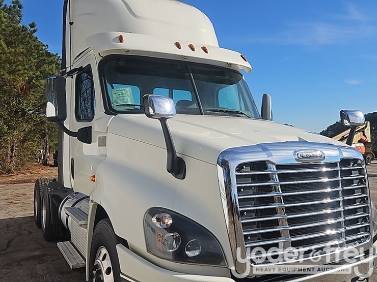 2018-freightliner-cascadia-image-42