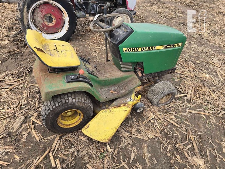 john-deere-165-image-4