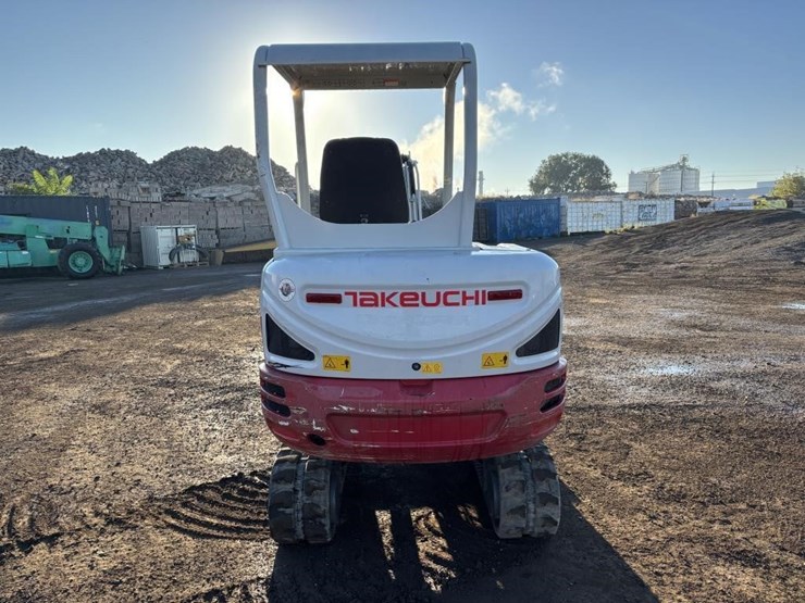 takeuchi-tb230-image-8