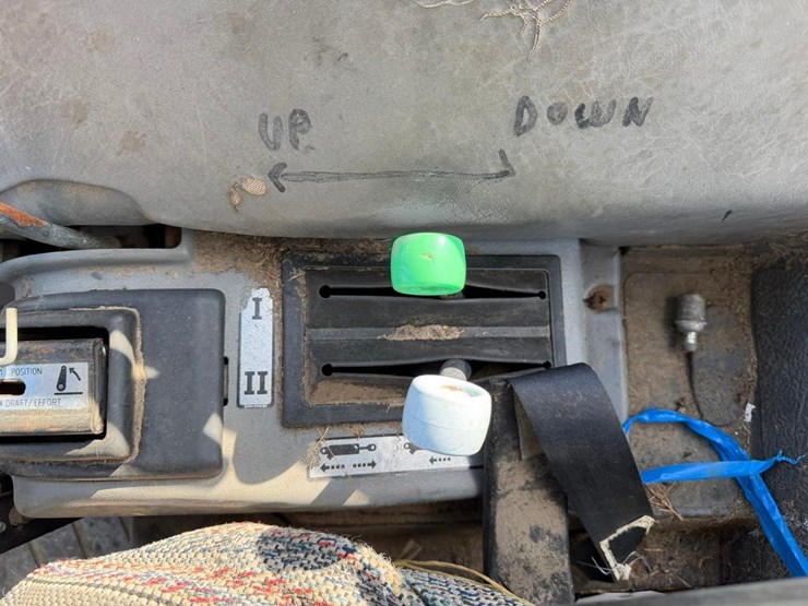 new-holland-3930-image-30