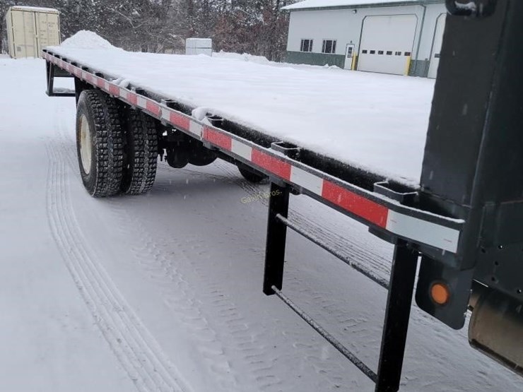 international-4900-image-7