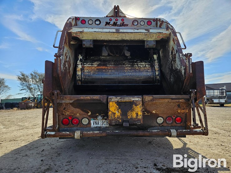 international-4900-image-6