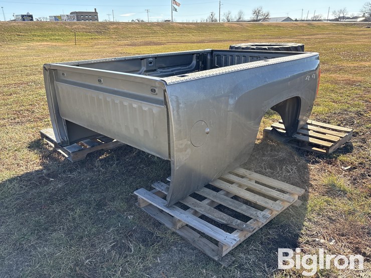 chevrolet-8'-pickup-box-image-1