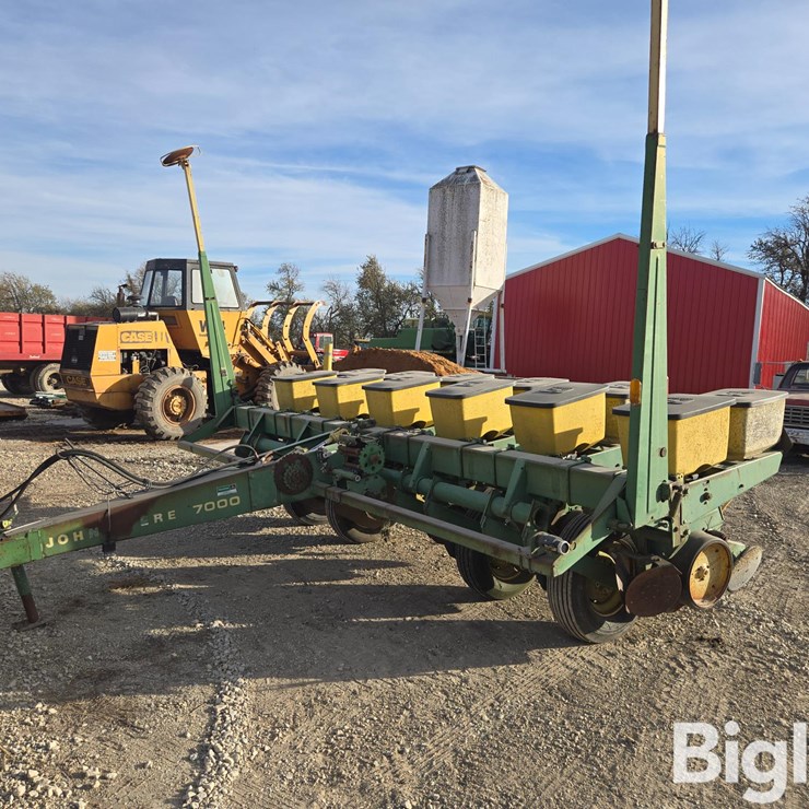 JOHN DEERE 7000