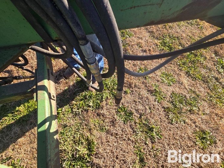 john-deere-230-image-18