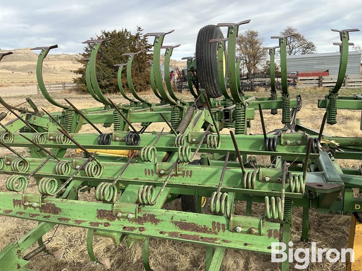 john-deere-1010-image-11